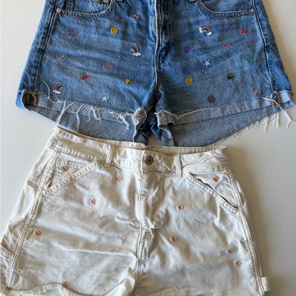 American Eagle Outfitters Blue Denim and Cream Embroidered Jean Shorts Set